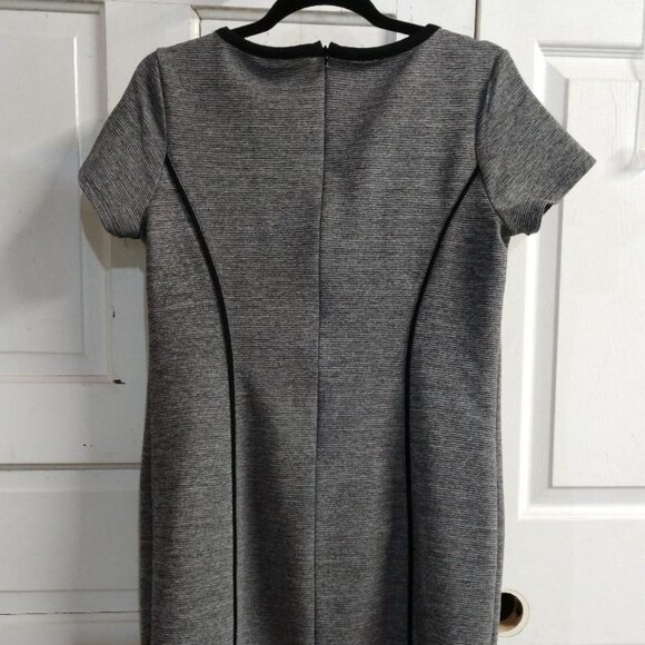 Chico's Sheath Dress - Scoop Neck, Gray/Black Ribbed - Size 0- Short Sleeve - Picture 3 of 8